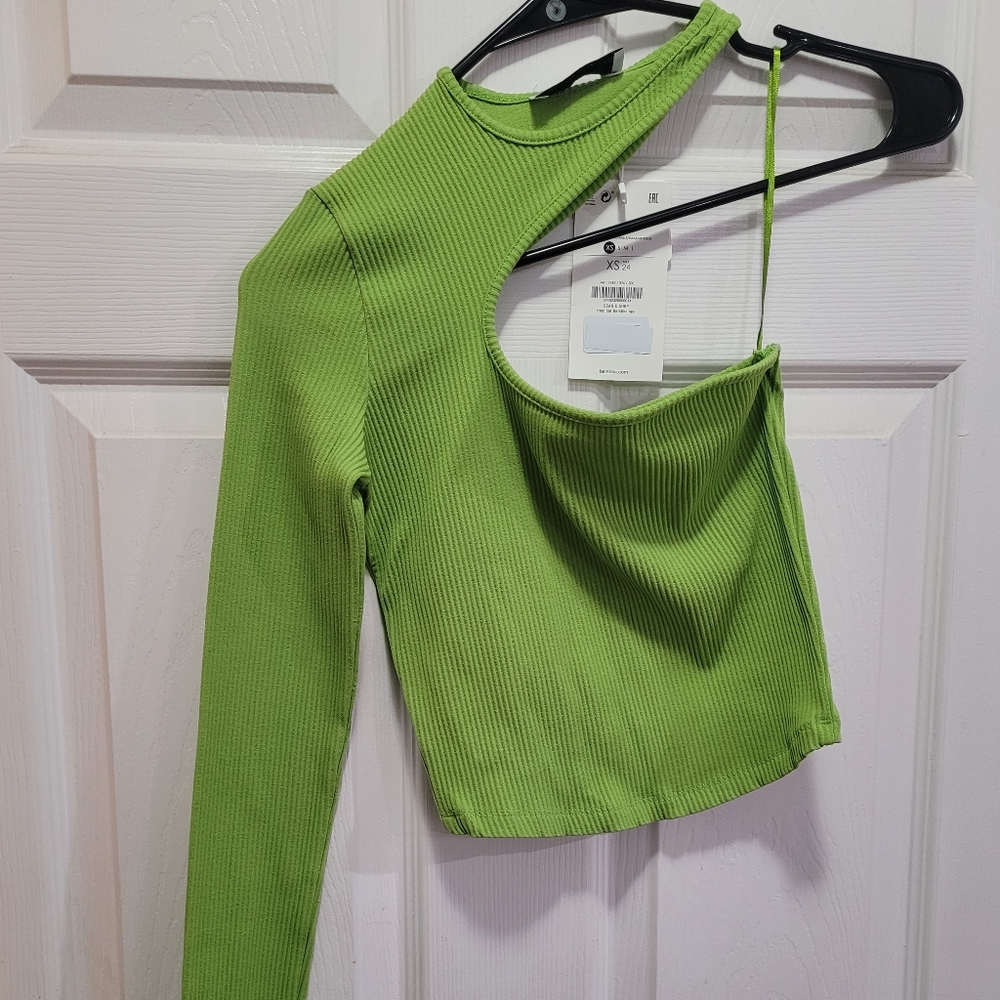 Ribbed cut out top